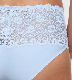 Triumph Culotte Haute Maxi Bleue En Dentelle Amourette Ice 4 Triumph Culotte Haute Maxi Bleue En Dentelle Amourette Ice -Lingerie Sipp Boutique amourette culotte maxi ice 4