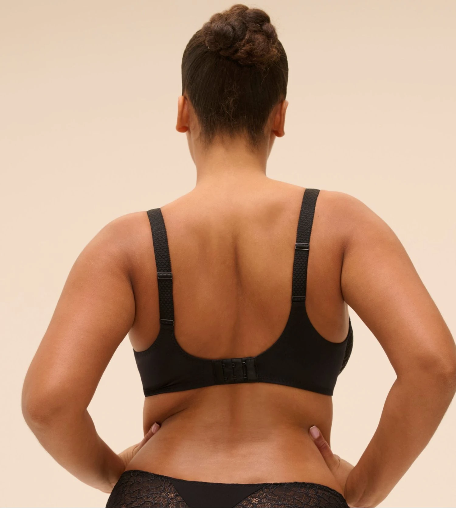 Soutien gorge à coques moulées noir Caresse Simone Perele Soutien Gorge à Coques Moulées Noir Caresse -Lingerie Sipp Boutique caresse soutien gorge moule noir 3