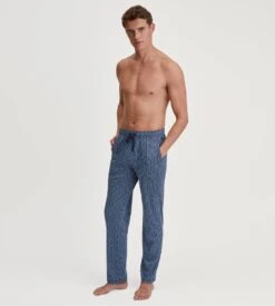 Calida Pantalon D'intérieur En Coton Pour Homme Bleu Aux Motifs Géométrique RMX Sleep Glacier Lake 4 Calida Pantalon D'intérieur En Coton Pour Homme Bleu Aux Motifs Géométrique RMX Sleep Glacier Lake -Lingerie Sipp Boutique pantalon h 432 glacier lake 432 glacier lake 4