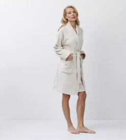 Peignoir Doux Femme En Pilou Uni Beige Crème -Lingerie Sipp Boutique peignoir col chale pilou uni beige creme 5
