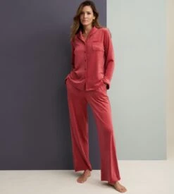 Triumph Gilet Velours Boutonné Pour Femme OONX Mannish Red -Lingerie Sipp Boutique pull boutonne pour femme oonx mannish red 2