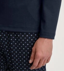 Calida Pyjama Foncé Homme Col En V 100% Coton Avec Pantalon Imprimé Relax Streamline Saphir Blue 2 Calida Pyjama Foncé Homme Col En V 100% Coton Avec Pantalon Imprimé Relax Streamline Saphir Blue -Lingerie Sipp Boutique pyjama homme hiver saphir blue 2