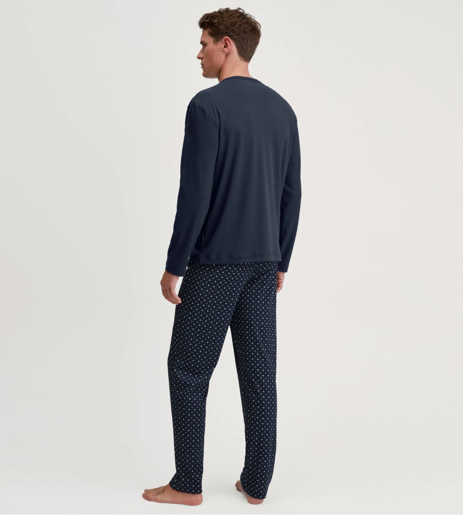 Pyjama foncé homme col en V 100% coton avec pantalon imprimé Relax Streamline Saphir Blue Calida Pyjama Foncé Homme Col En V 100% Coton Avec Pantalon Imprimé Relax Streamline Saphir Blue -Lingerie Sipp Boutique pyjama homme hiver saphir blue 3