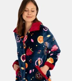 Robe De Chambre Femme En Pilou Imprimé Fruits Bleu Marine -Lingerie Sipp Boutique rdc bt pilou fruit b11 bleu marine 2