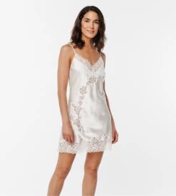 Nuisette Grande Taille En Satin Et Dentelle Rio Crème 2 Nuisette Grande Taille En Satin Et Dentelle Rio Crème -Lingerie Sipp Boutique rio nuis bf satin dent cream 002 5