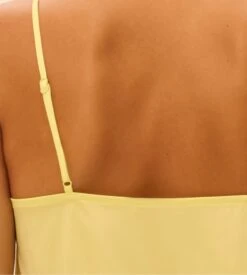 Simone Perele Top De Nuit Satin Secrets Jaune D'Été 4 Simone Perele Top De Nuit Satin Secrets Jaune D'Été -Lingerie Sipp Boutique satin secrets top de nuit 206 jaune d ete 4