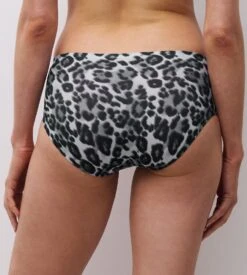 Chantelle Shorty Softstretch Leopard Gris 2 Chantelle Shorty Softstretch Leopard Gris -Lingerie Sipp Boutique shorty leopoard gris femme softstretch 1