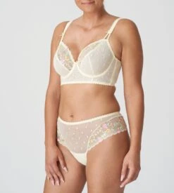 PRIMA DONNA Shorty String Brodé Sedaine French Vanilla -Lingerie Sipp Boutique shorty string brode sedaine french vanilla 2