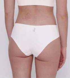 Sloggi Shorty Hipster Zero Feel 2.0 Silk White 2 Sloggi Shorty Hipster Zero Feel 2.0 Silk White -Lingerie Sipp Boutique sloggi zero feel 20 hipster 00gz silk white 2