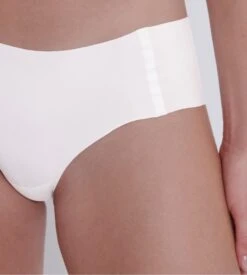 Sloggi Shorty Hipster Zero Feel 2.0 Silk White 3 Sloggi Shorty Hipster Zero Feel 2.0 Silk White -Lingerie Sipp Boutique sloggi zero feel 20 hipster 00gz silk white 3