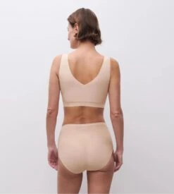 Chantelle Culotte Maxi +size (XL - 4XL) SoftStretch Beige Doré 5 Chantelle Culotte Maxi +size (XL - 4XL) SoftStretch Beige Doré -Lingerie Sipp Boutique softstretch culotte maxi grande taille 01n beige dor peau 5