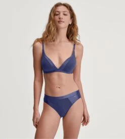 Calida Soutien Gorge Triangle Satiné Cate Cobalt Blue 3 Calida Soutien Gorge Triangle Satiné Cate Cobalt Blue -Lingerie Sipp Boutique soutien gorge triangle bord satin cobalt blue 3