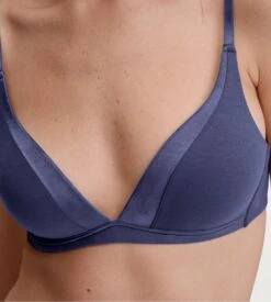 Calida Soutien Gorge Triangle Satiné Cate Cobalt Blue 5 Calida Soutien Gorge Triangle Satiné Cate Cobalt Blue -Lingerie Sipp Boutique soutien gorge triangle bord satin cobalt blue 5