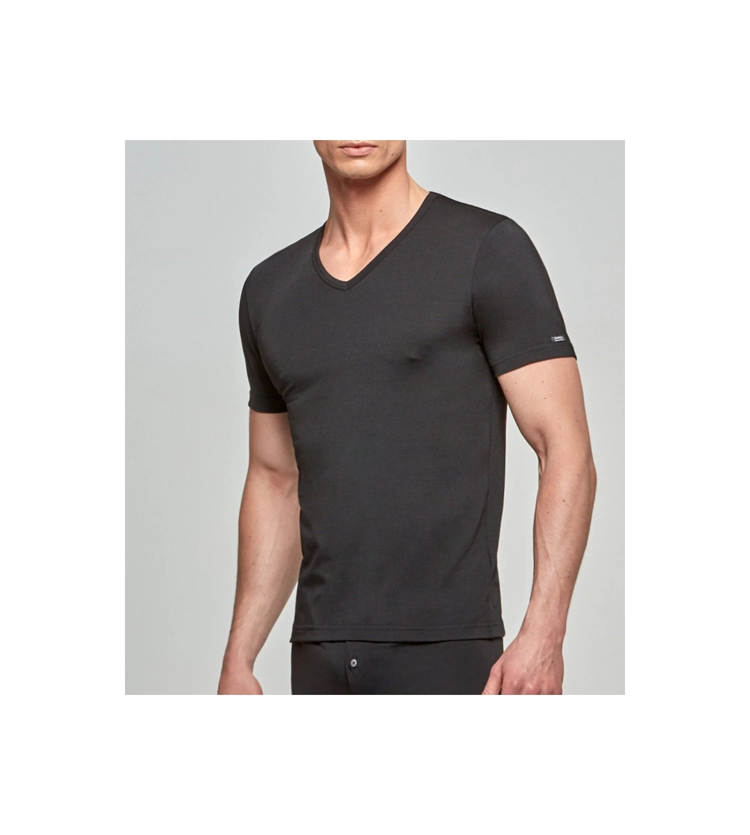 T-shirt homme col V Thermo NOIR T-shirt Homme Col V Thermo NOIR -Lingerie Sipp Boutique t shirt homme col v thermo 20 noir
