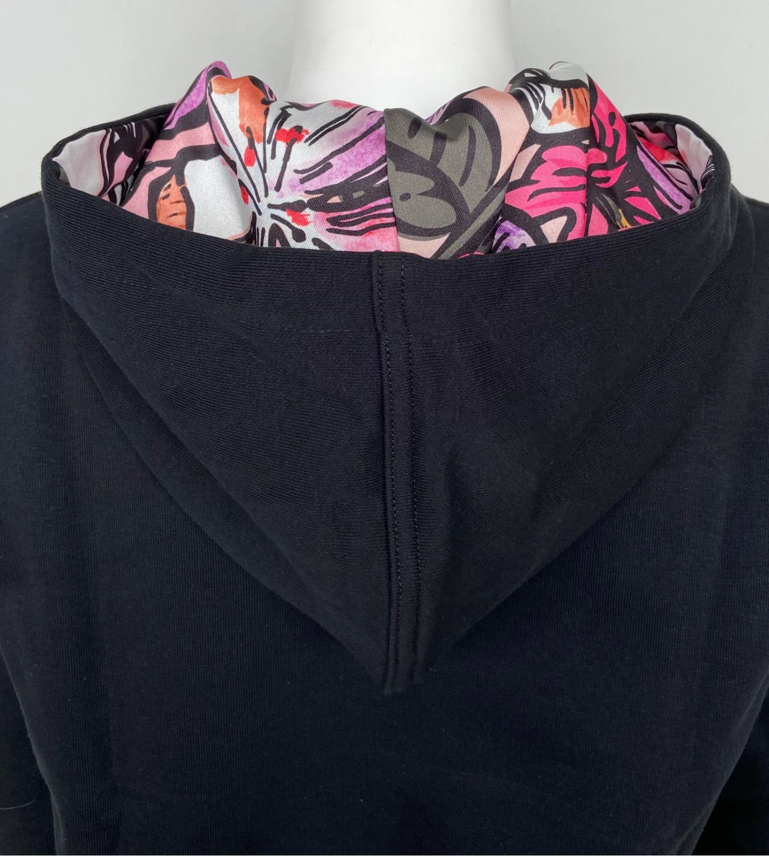 Veste de jogging zippée à capuche Noir Veste De Jogging Zippée à Capuche Noir -Lingerie Sipp Boutique veste capuche zipee jogging 990 noir 2